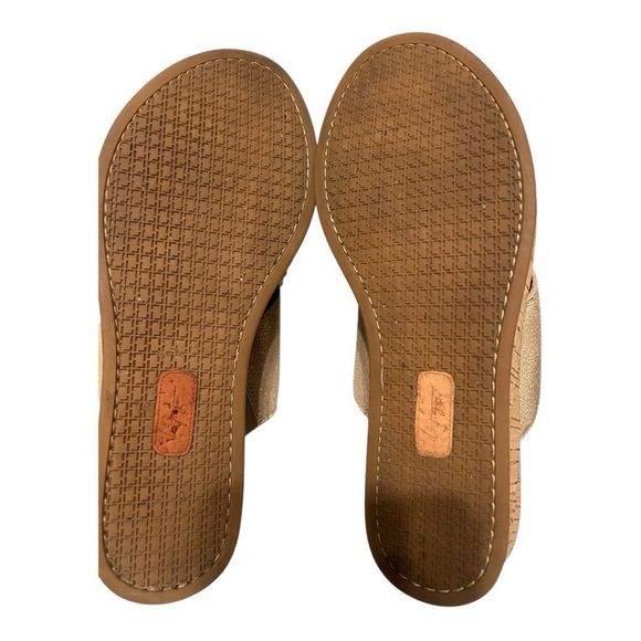 Latigo Gold Criss-Cross Sandals with Platform - Picture 5 of 7